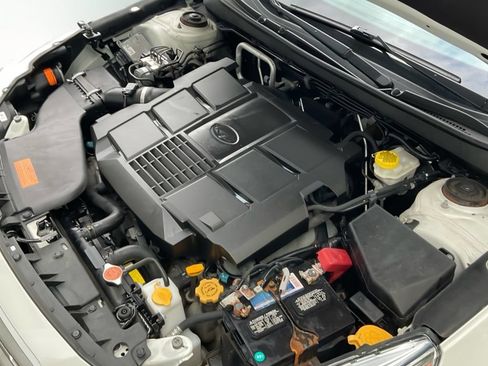 Used 2017 Subaru Outback 3.6R Limited AWD/4WD image 29