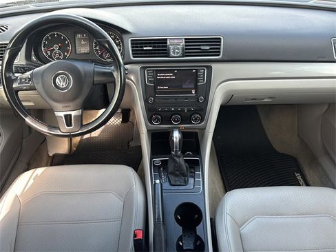 Used 2015 Volkswagen Passat 1.8T Limited Edition image 13
