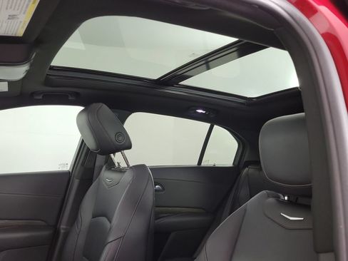 Used 2022 Cadillac XT4 Sport w/ Enhanced Visibility Package FWD image 17