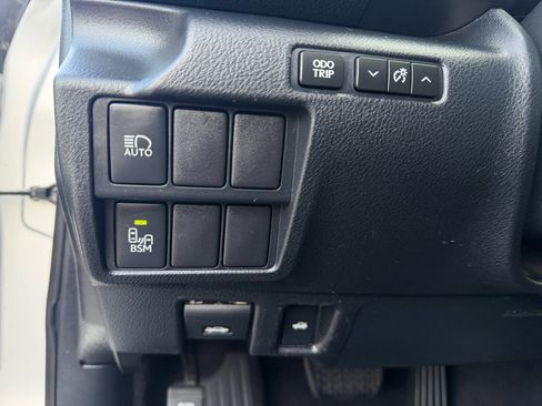 Used 2018 Lexus IS 300 image 38