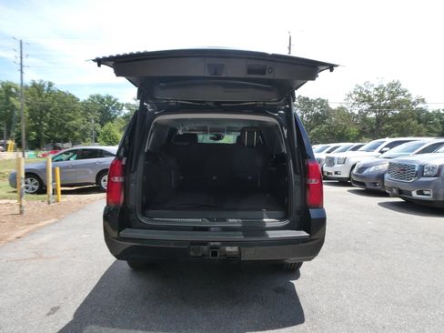 Used 2019 Chevrolet Suburban LT RWD image 7