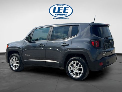 Used 2023 Jeep Renegade Latitude AWD/4WD image 5