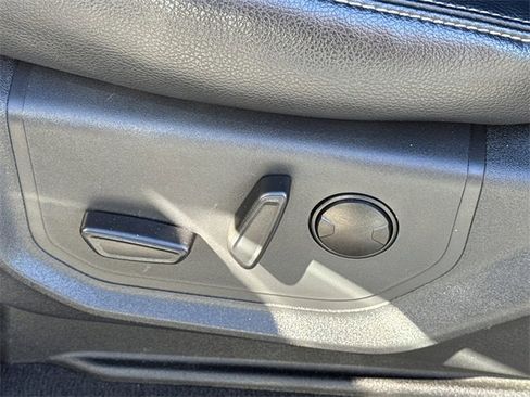 Used 2022 Ford F250 Lariat w/ Lariat Value Package image 25