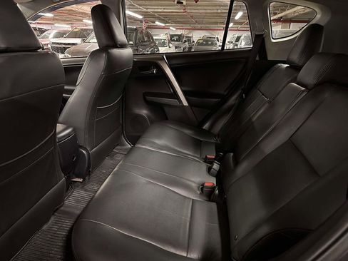 Used 2018 Toyota RAV4 XLE image 18