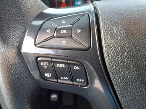 Used 2018 Ford Explorer XLT w/ Equipment Group 202A image 23