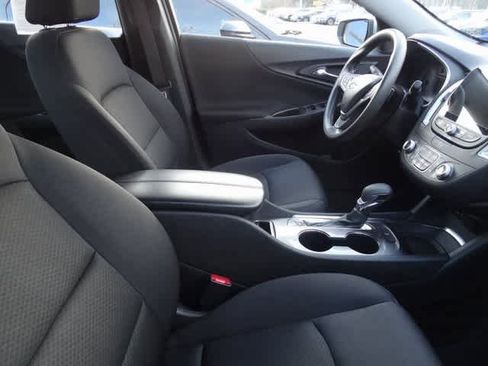 Used 2023 Chevrolet Malibu LT image 12