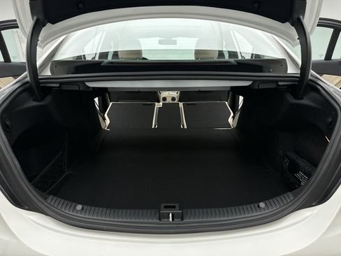 Used 2019 Mercedes-Benz C 300 4MATIC Sedan image 22