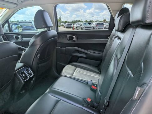 Certified 2025 Kia Sorento S FWD image 18