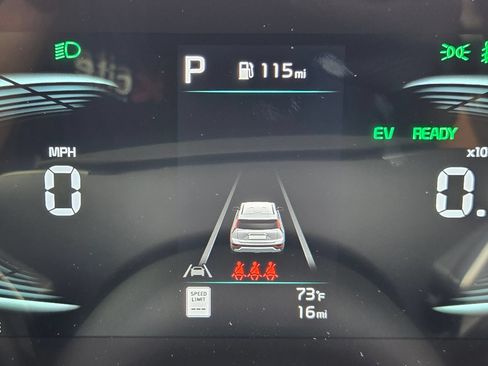 New 2026 Kia Niro SX Touring FWD image 29