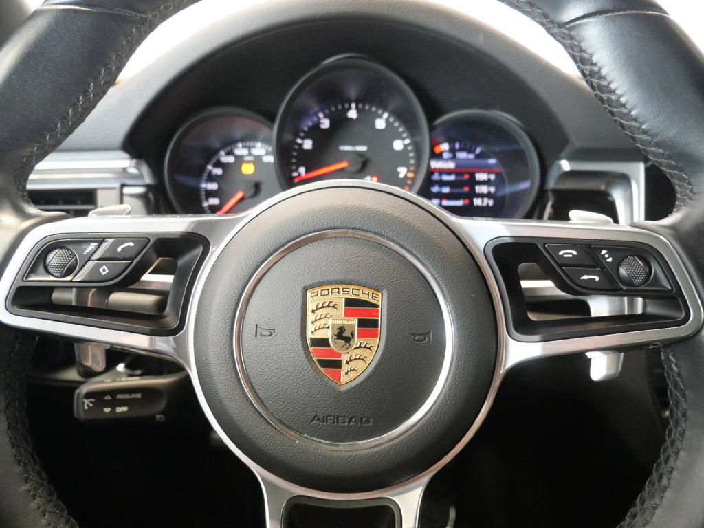 Used 2021 Porsche Macan AWD/4WD image 18