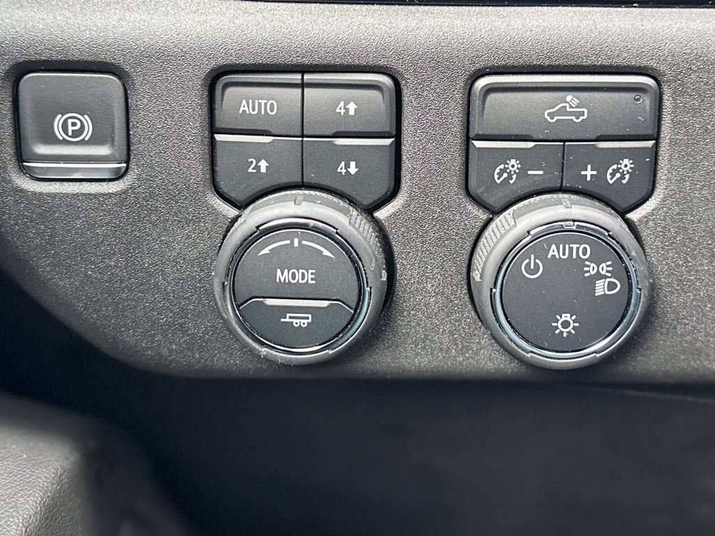 Used 2024 Chevrolet Silverado 1500 LT AWD/4WD image 18