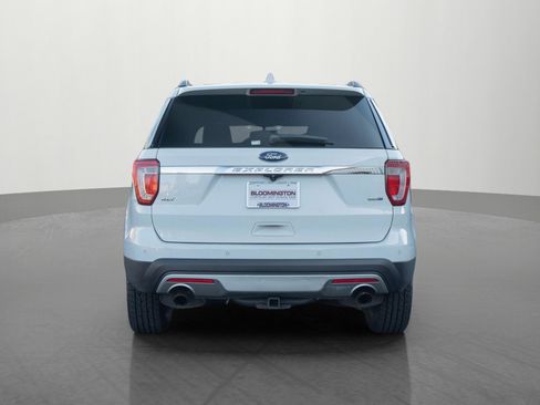 Used 2017 Ford Explorer XLT w/ Equipment Group 202A image 6