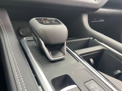 Used 2025 Nissan Pathfinder Platinum w/ Cargo Package image 6