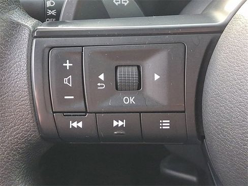 Used 2024 Nissan Rogue SV image 21