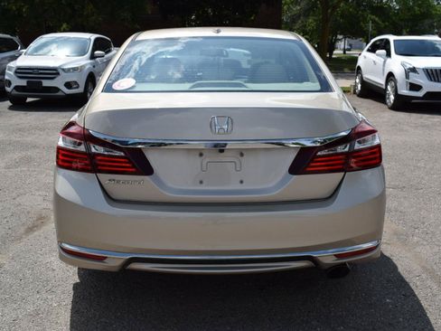 Used 2017 Honda Accord EX-L image 9