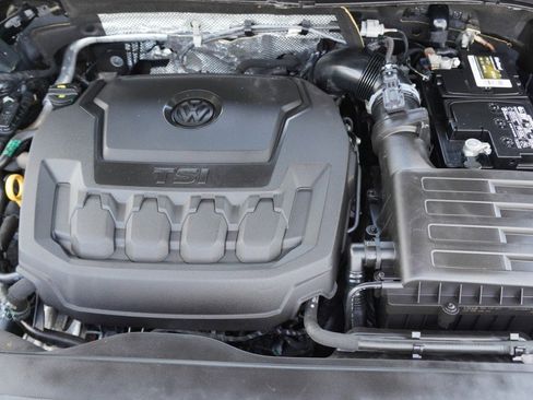 Used 2021 Volkswagen Tiguan S image 31