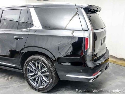 Used 2023 Cadillac Escalade Premium Luxury w/ LPO, Radiant Package AWD/4WD image 9