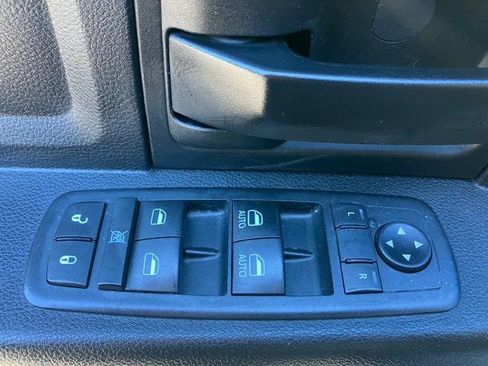 Used 2016 RAM 2500 Tradesman w/ Chrome Appearance Group image 12