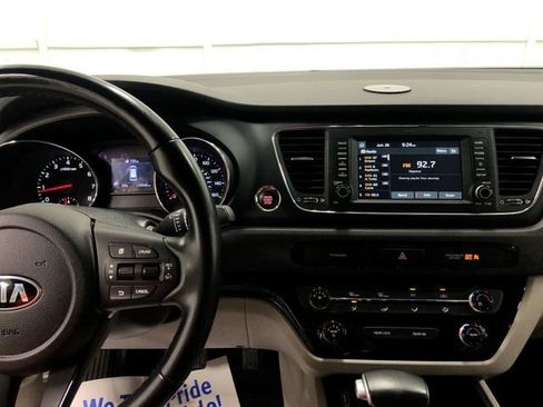 Used 2020 Kia Sedona EX FWD image 19