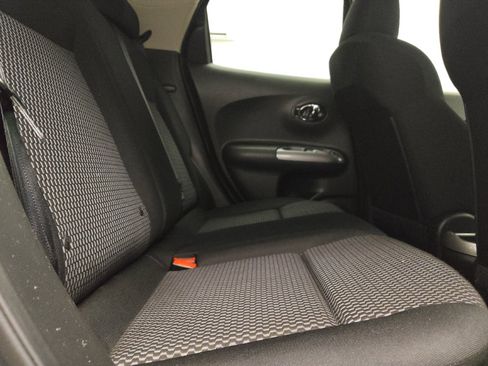 Used 2015 Nissan Juke S FWD image 19