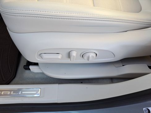 Used 2023 GMC Acadia Denali w/ Denali Ultimate Package image 13