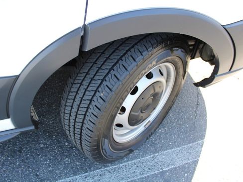 Used 2018 Ford Transit 150 130 Low Roof RWD image 22