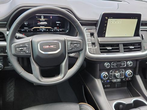 Used 2024 GMC Yukon AT4 w/ Technology Package AWD/4WD image 9