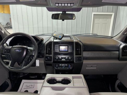 Used 2019 Ford F250 XL w/ Power Equipment Group AWD/4WD image 17