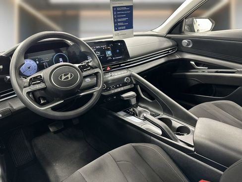 Certified 2024 Hyundai Elantra SEL FWD image 11