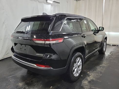 Used 2022 Jeep Grand Cherokee Limited image 2