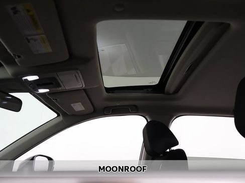 Used 2023 Honda CR-V EX image 3