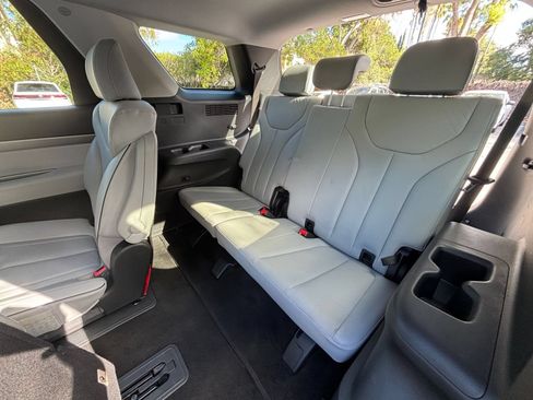 Used 2025 Hyundai Palisade SEL FWD image 31