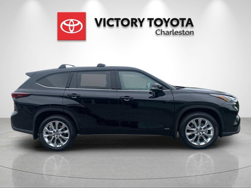 New 2026 Toyota Highlander Limited AWD/4WD image 6