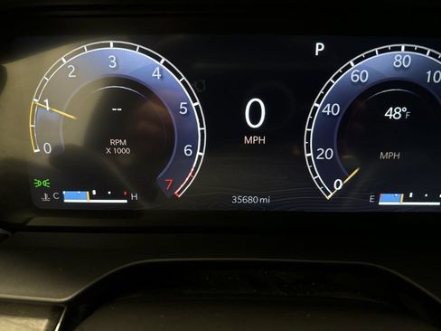 Used 2023 Jeep Grand Cherokee Limited AWD/4WD image 4
