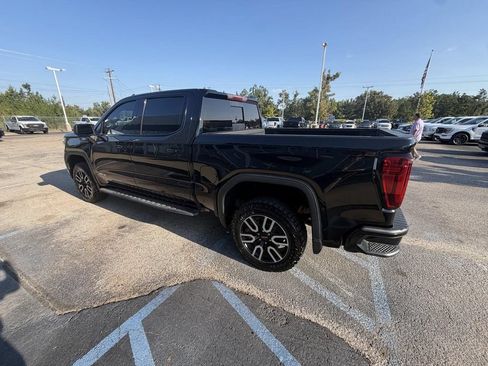 Used 2022 GMC Sierra 1500 AT4 w/ AT4 Preferred Package AWD/4WD image 5