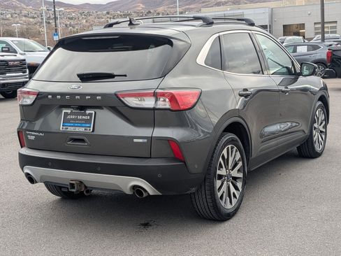 Used 2020 Ford Escape Titanium image 5