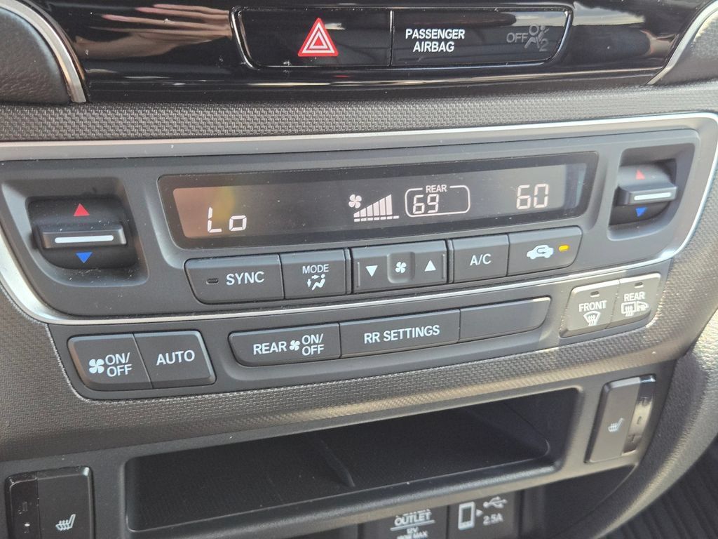 Used 2023 Honda Passport TrailSport image 27