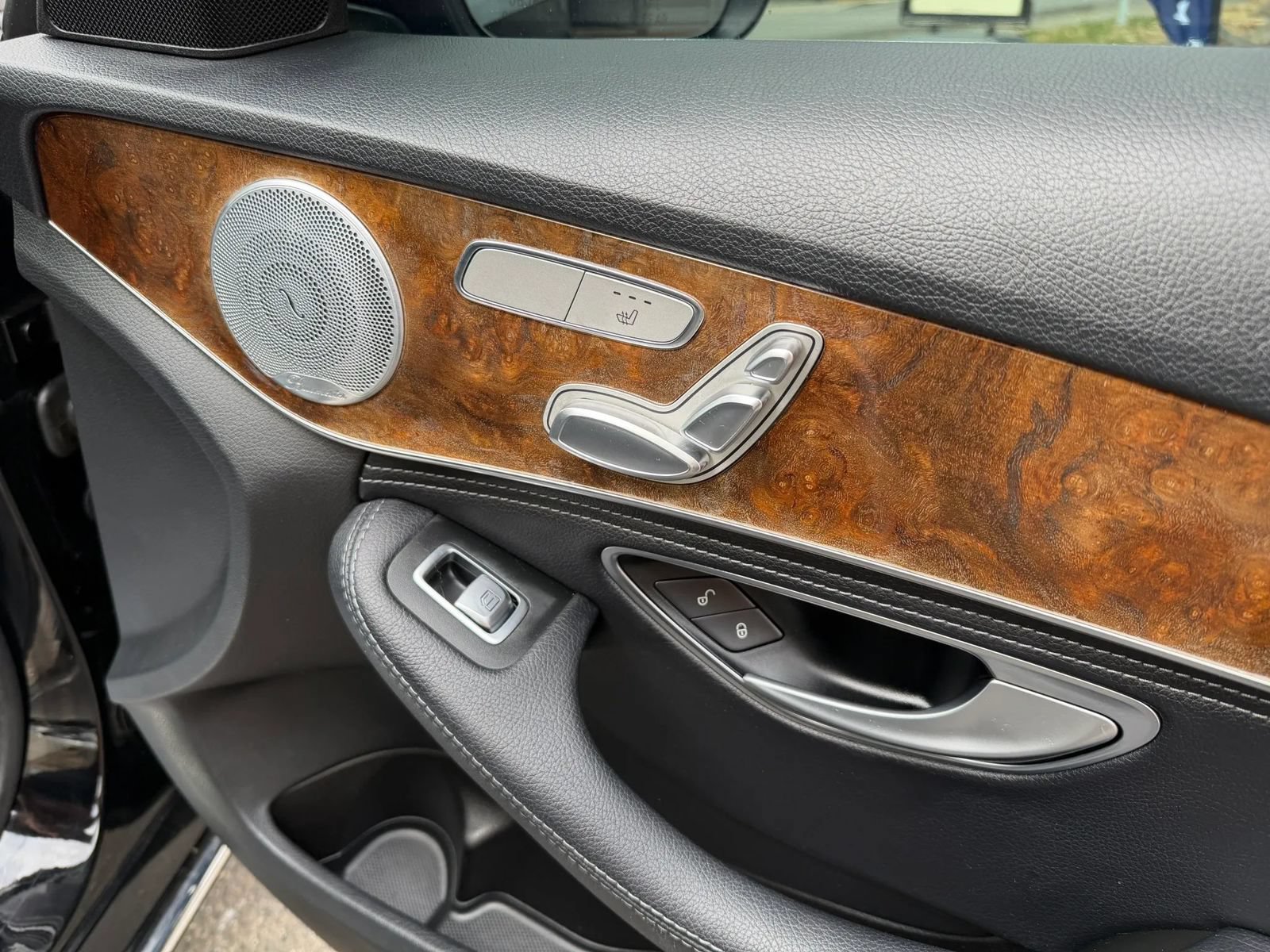 Used 2015 Mercedes-Benz C 300 4MATIC Sedan image 34
