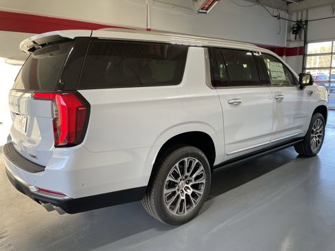 New 2026 GMC Yukon XL Denali image 4
