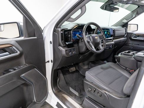 Used 2022 Chevrolet Silverado 1500 LT w/ Z71 Off-Road Package image 13