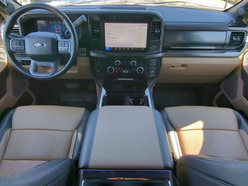 Used 2023 Ford F450 Lariat image 13