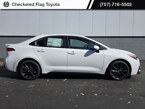 New 2026 Toyota Corolla SE image 2