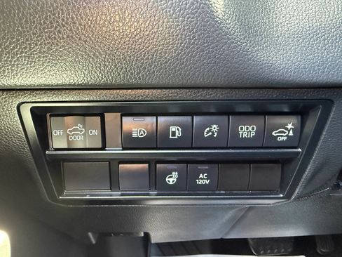 Used 2023 Toyota Tundra Limited AWD/4WD image 24