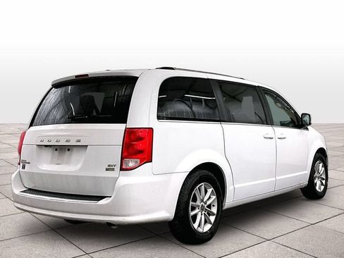 Used 2019 Dodge Grand Caravan SXT FWD image 12