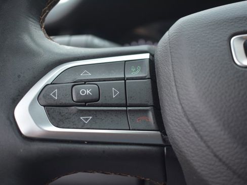 Used 2022 Jeep Compass Limited image 22