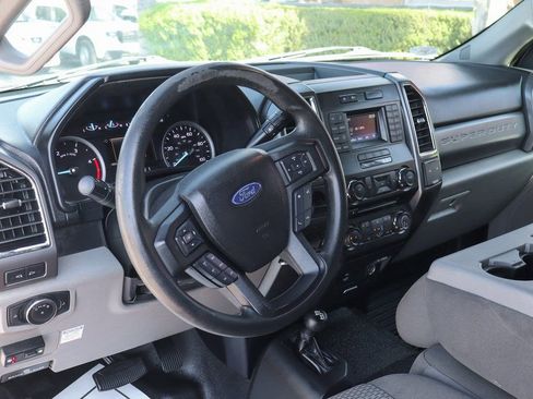 Used 2017 Ford F550 4x4 Crew Cab Super Duty image 22