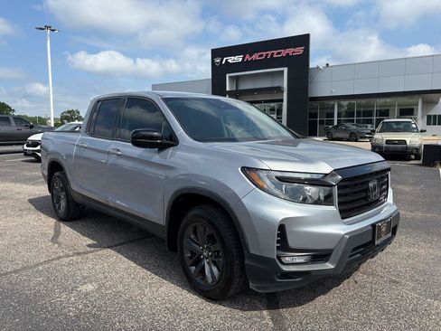 Used 2023 Honda Ridgeline Sport image 2