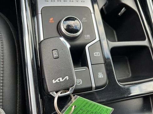 Used 2022 Kia Sorento SX w/ Panoramic Sunroof Package image 38