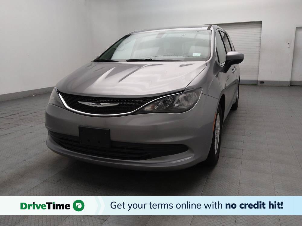 Used 2020 Chrysler Voyager LX FWD image 1