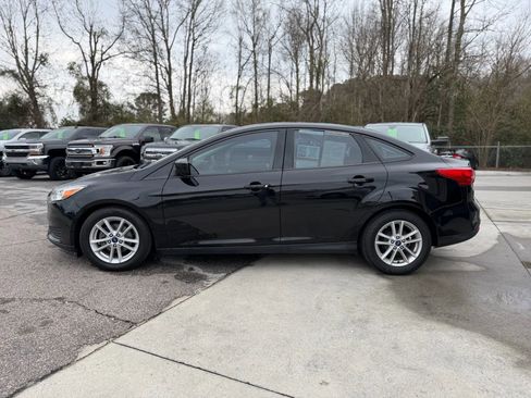 Used 2018 Ford Focus SE image 10